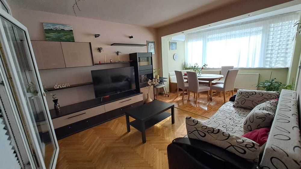 PROPRIETAR - Vând ap. 3,5 camere DECOMANDAT, 79 mp utili, în Centrul Civic. COMISION 0%. PARCARE, BOXĂ, MOBILAT și UTILAT