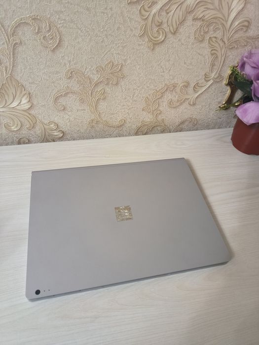 Microsoft Surface Book 2