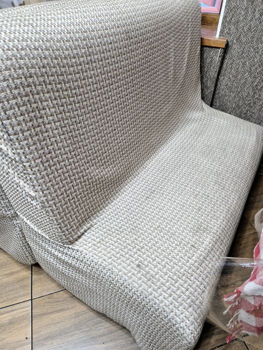 Кафенің диванын сатамын