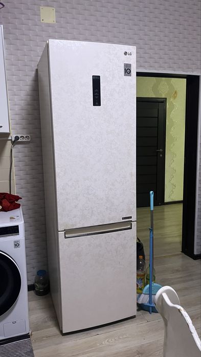 Холодильник марка LG