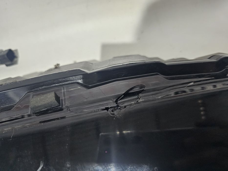 Stop stanga Range Rover Vogue L460 dupa 2022 cod M8E2-13405-AL