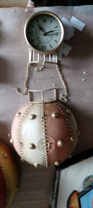 Часы настенные металлические