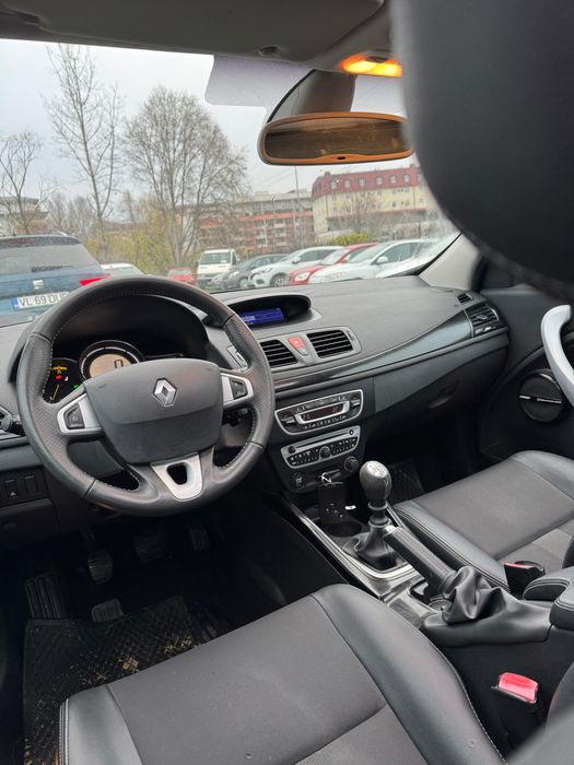 Renault Megane Bose 2012 1.5DCI - Panoramic / Piele / Senzori