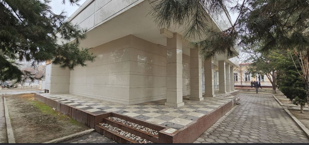 Markazda joylashgan bino sotiladi 541 M2