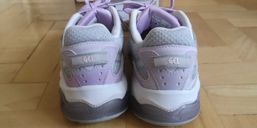 Маратонки Asics - 36 номер