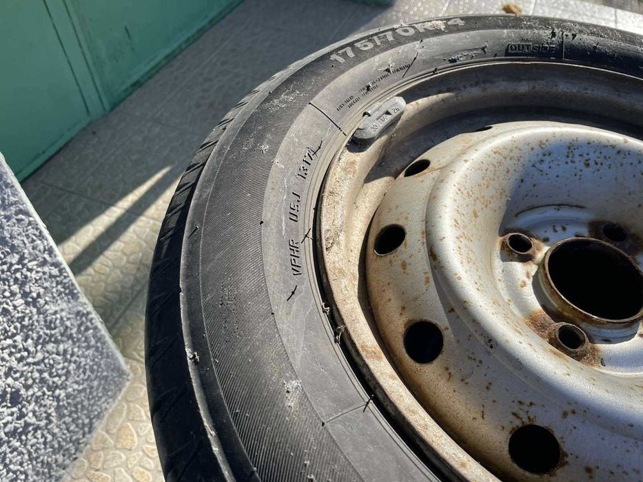 Продавам комплект 4 бр. джанти с летни гуми DAYTON – 175/70/14