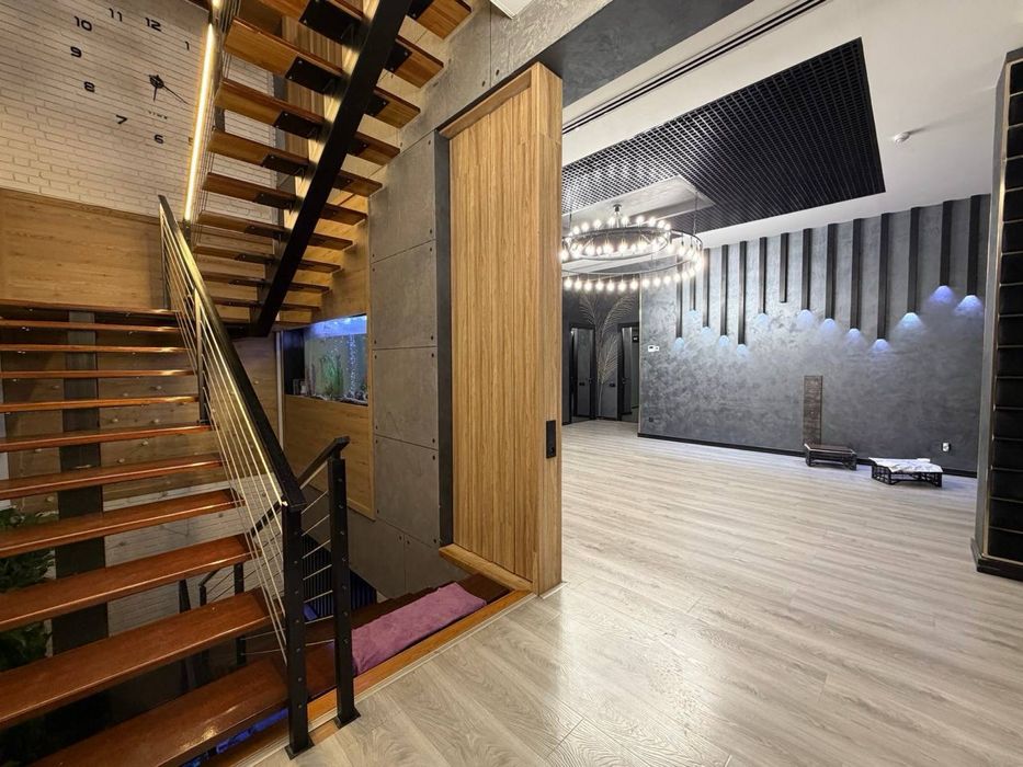 Здание Grand Mir Hotel 580 м2