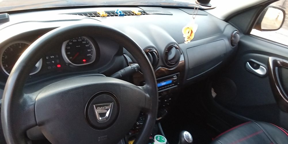 Vând Dacia  Duster 1.5 dci