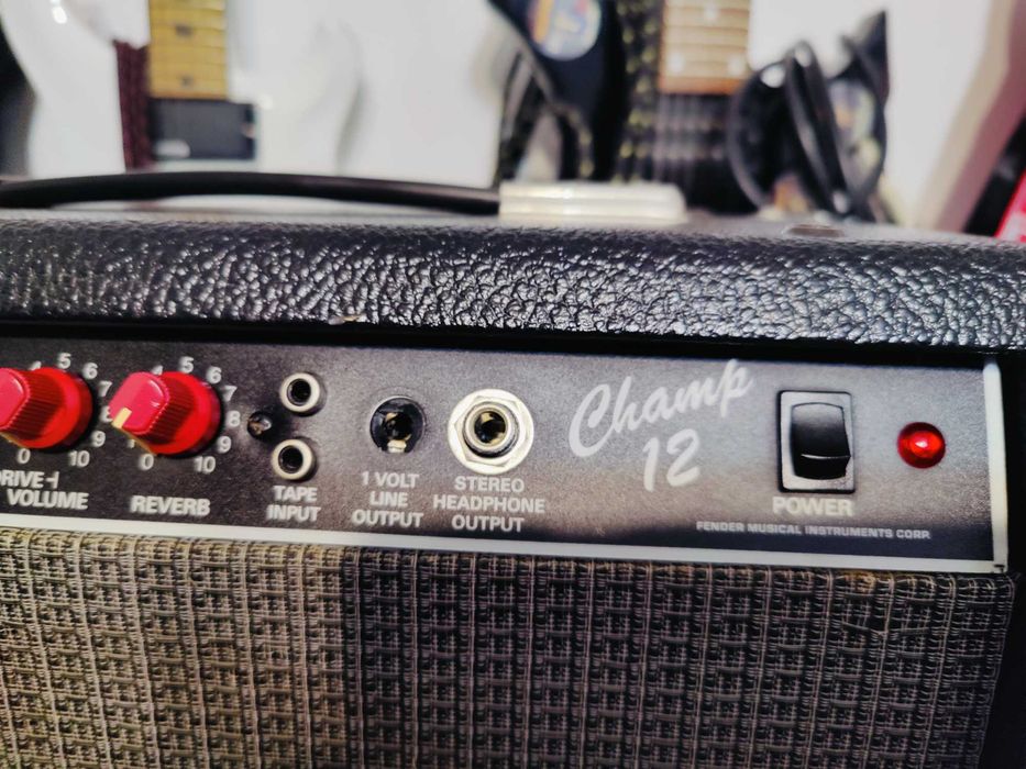 Amplificator chitara FENDER Champ 12 red qnobs, full lampi