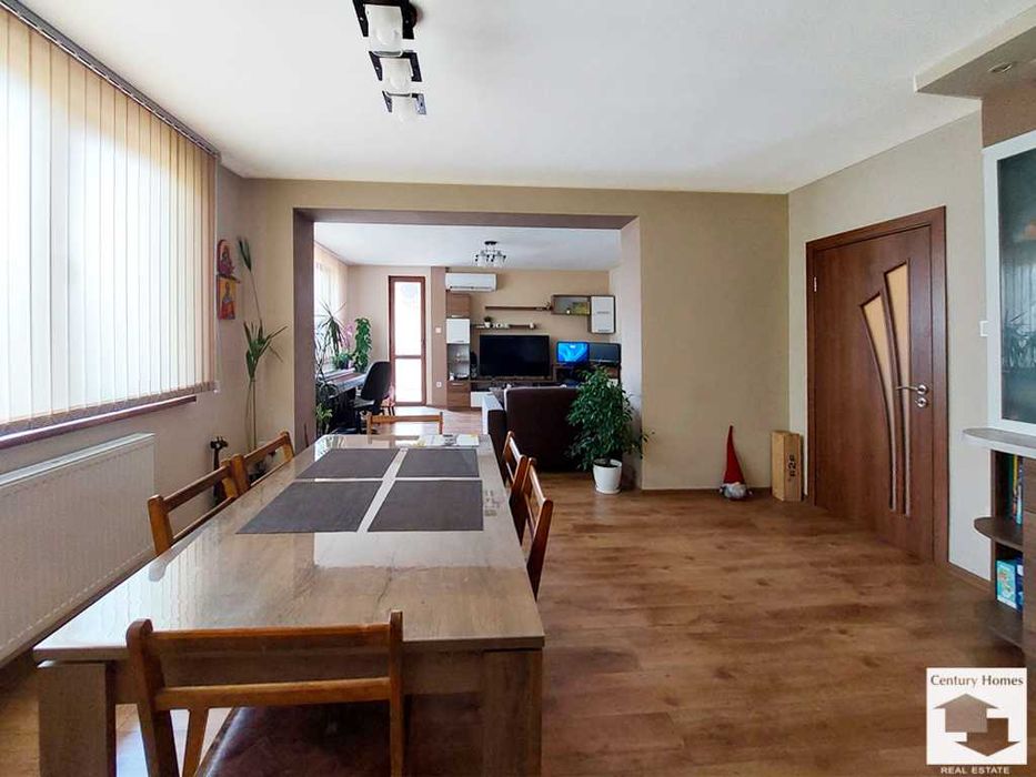 Продава се Четиристаен апартамент в Велико Търново, Център - 136 кв.м за 2028 €/кв.м - Снимка #2