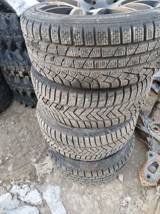 4 броя зимни гуми Pirelli