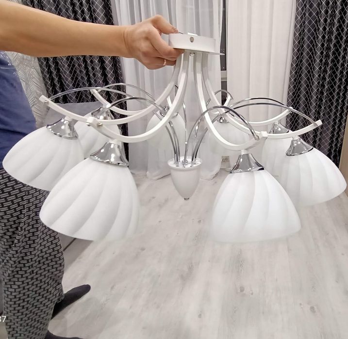 Продам люстру в хорошем состоянии