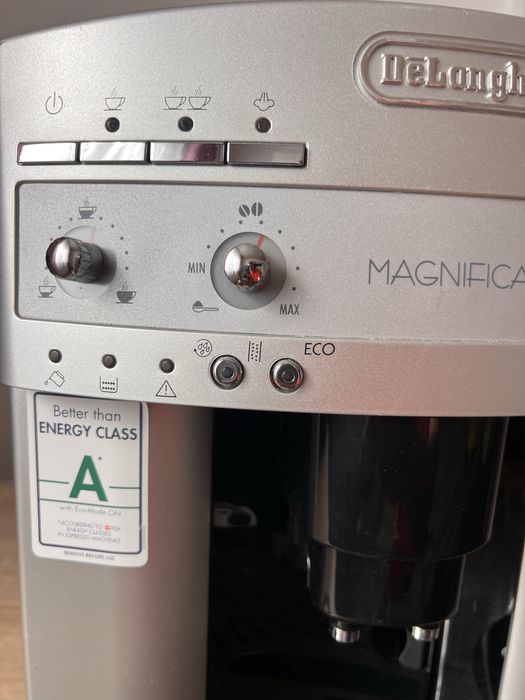 Aparat de cafea automat delonghi magnifica
