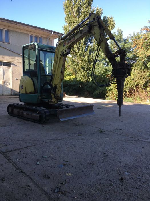Buldo Excavator Miniexcavator Bobcat Masina Taiat Beton Mai Compactor