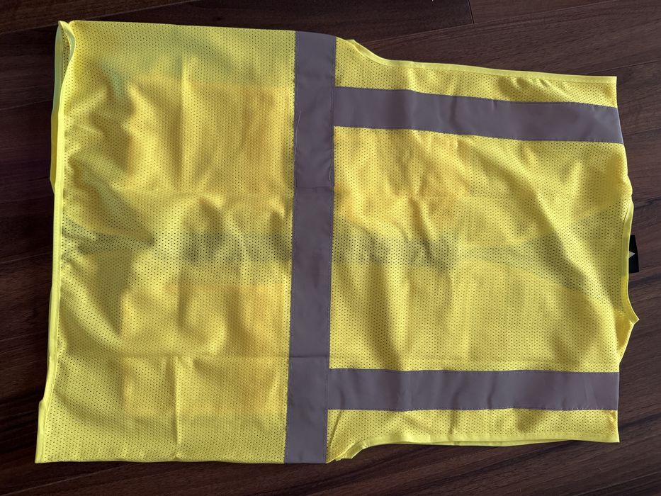 Vesta reflectorizanta de protecție – noua