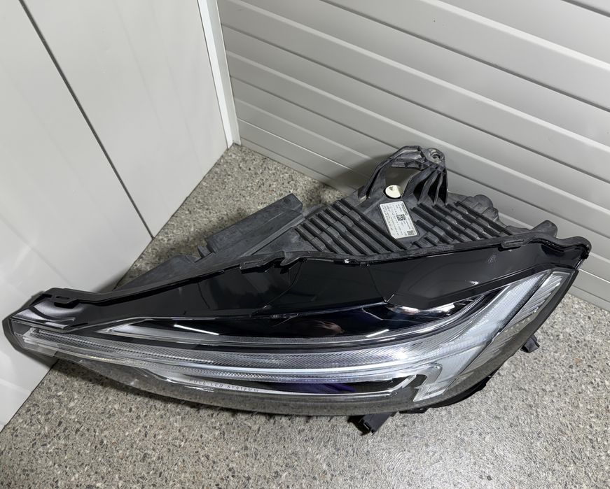 Far Volvo XC60 Full led