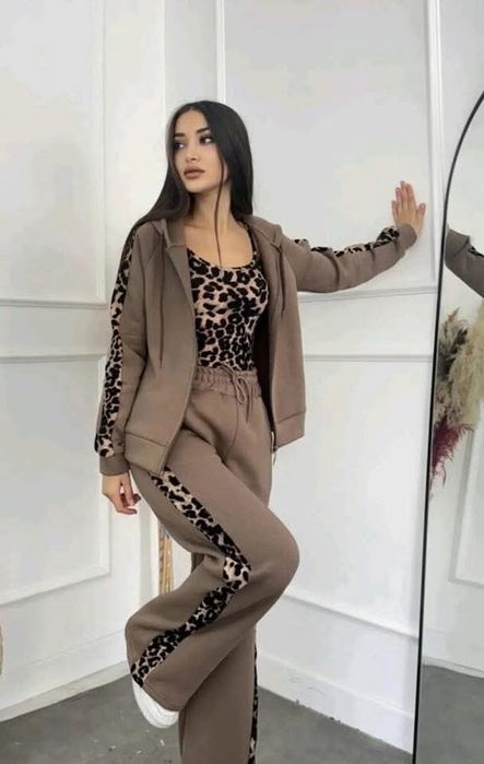 Комплект от 3 части
Кафяв – M/L/XL
Бежов – 
Кафяв – M/L/X