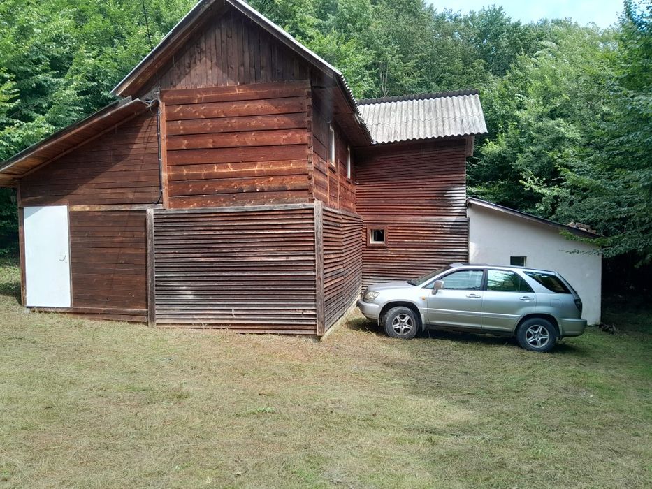 Casa de vacanta sau locuit în Maramureș, Târgu Lăpuș, vând sau schimb.