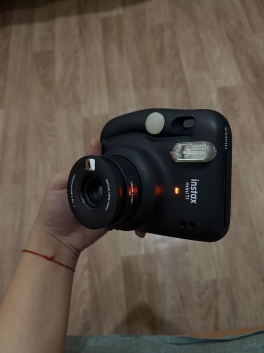Instax mini 11  продам срочно!