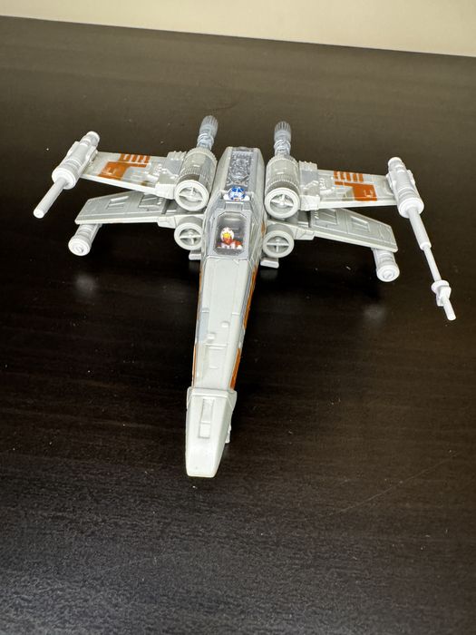 1995 Star Wars Micro Machines Action Fleet X Wing W/pilot, R2D2.