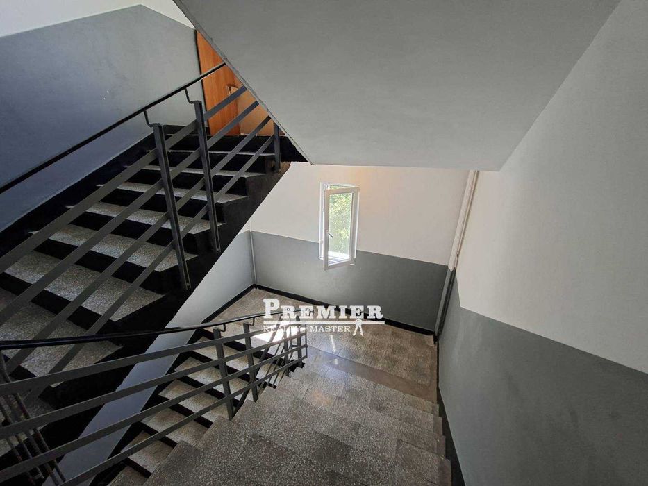 Продава се Двустаен апартамент в Бургас, Меден рудник - зона А - 76 кв.м за 1047 €/кв.м - Снимка #4