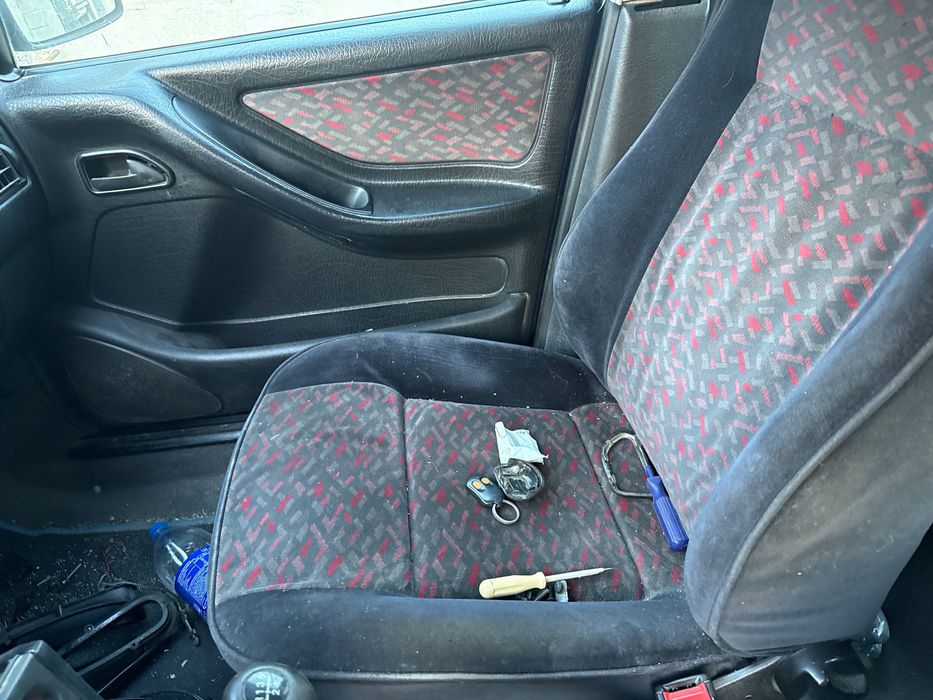 Сеат Толедо на части