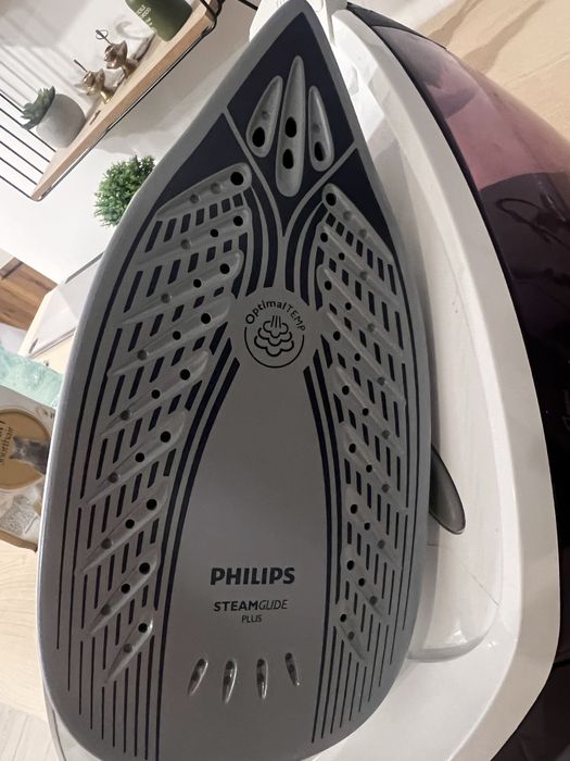 Stație de călcat cu abur Philips PerfectCare Compact Plus GC7933/30