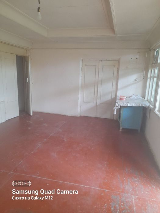 Hovli uy sotiladi Oqtoshga 5 km UGLAVOYDA fasadi 27×31 m