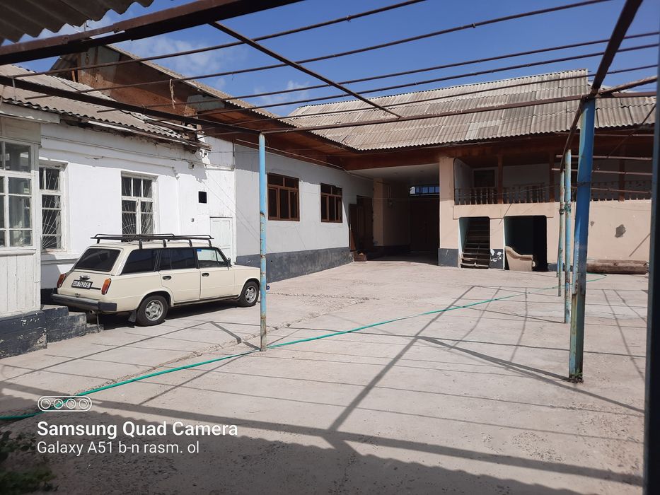 Toshkent viloyati Oqqo‘rg‘on tumani Mamunt mahallasi uy sotiladu.