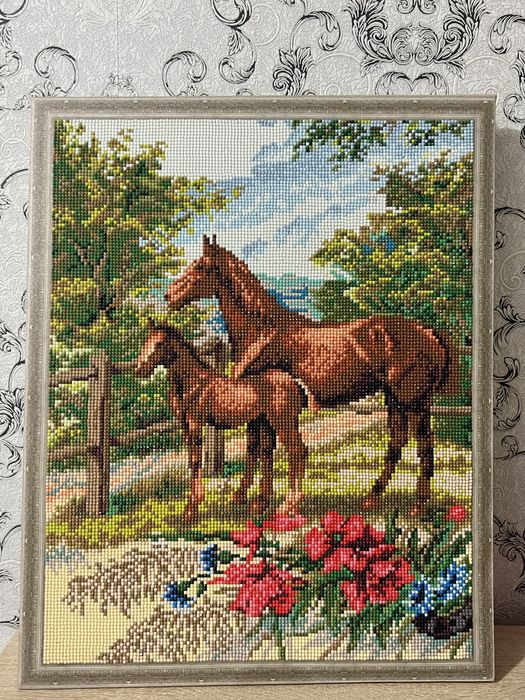 Продам алмазную картину Готовая.