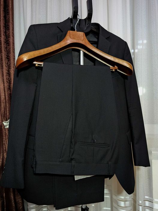 Costum Bigotti, Merlin, Marime 48, Talie I, negru, 100% lana