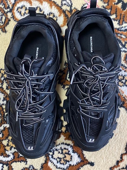 Balenciaga track black