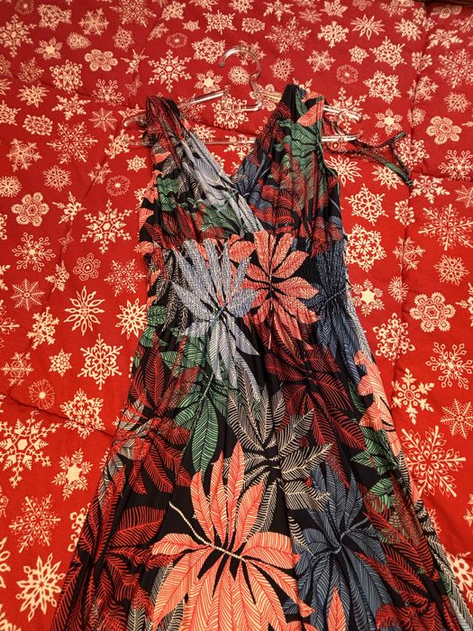 Ластична рокля-подходяща и за бременни