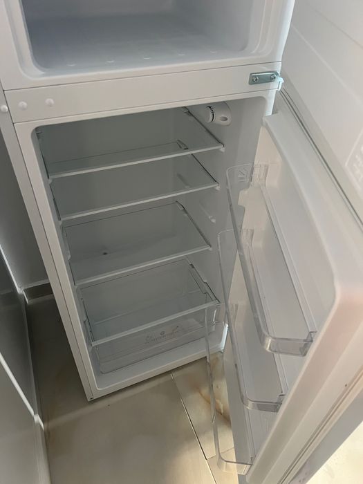 Frigider Daewoo 204L, aproape nou