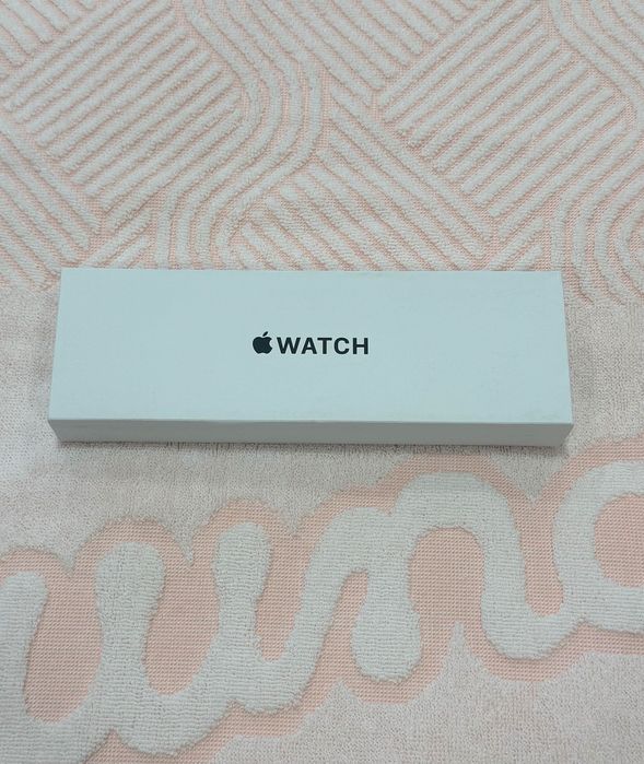 Чисто Нов Apple Watch SE 3-44 mm Черен