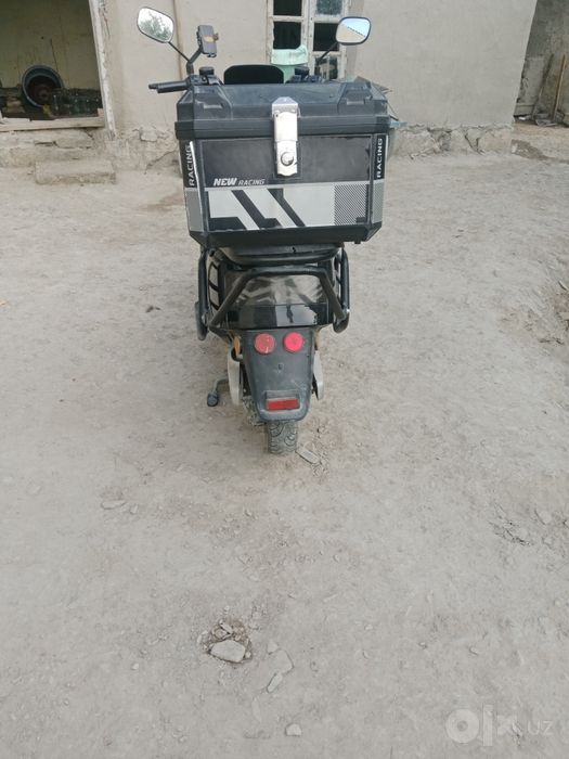 Moto lider sukuter