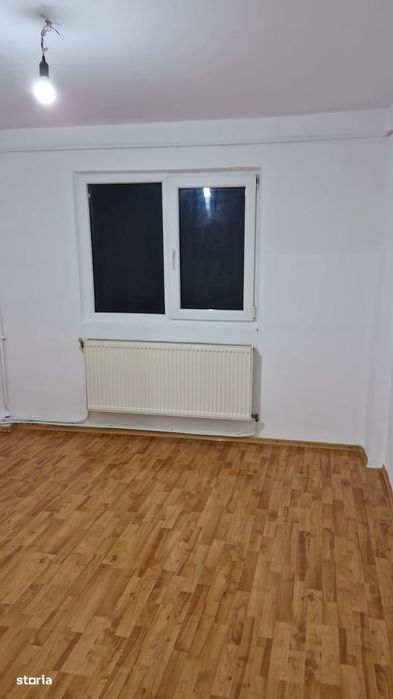 Apartament cu balcon, 3 camere, terasa la etajul 4 — fotografia 3