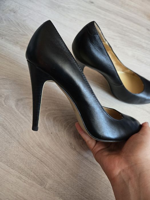 Продам туфли чёрные в хорошем состоянии