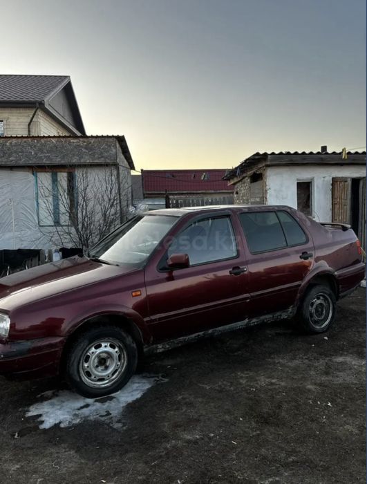 Продам Volkswagen Vento 1992 года