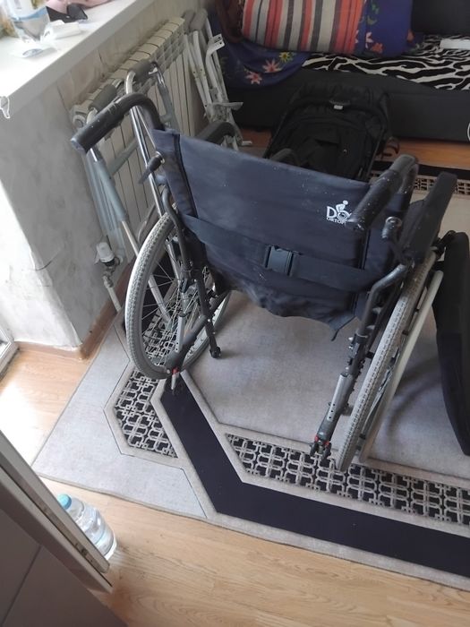 Инвалидное кресло