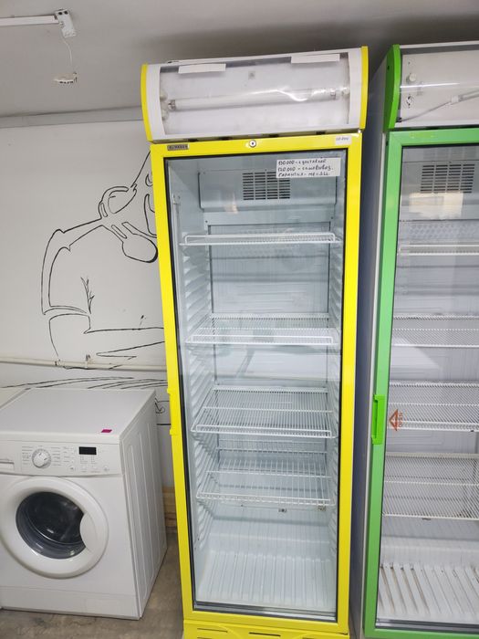 Холодильник стеклянный