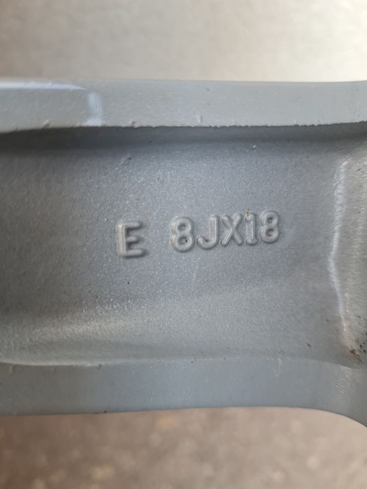 Оригинални джанти за BMW R18 5x120 ET43 8J