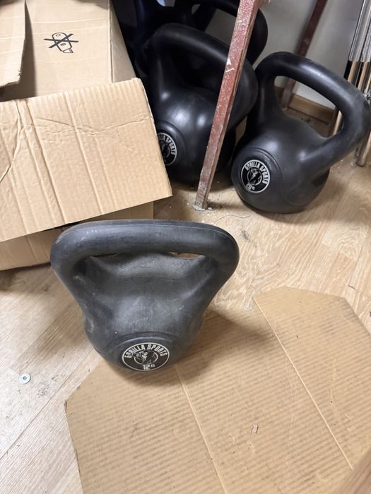 Kettlebell 20 kg noi made in Germany pret 200 ron bucata