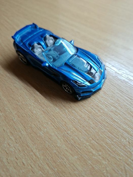 продам hot wheels в идеальном состоянии