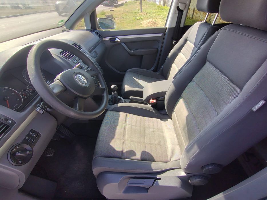 Dezmembrez Volkswagen Touran 1.9 BLS