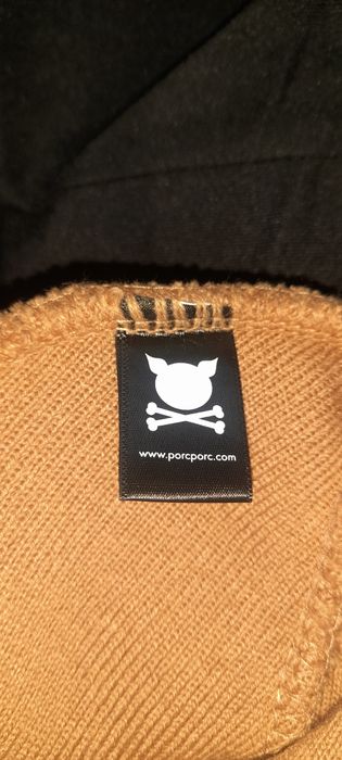 Vand fes Porc original nou trimit in tara cu fan curier pret discutabi