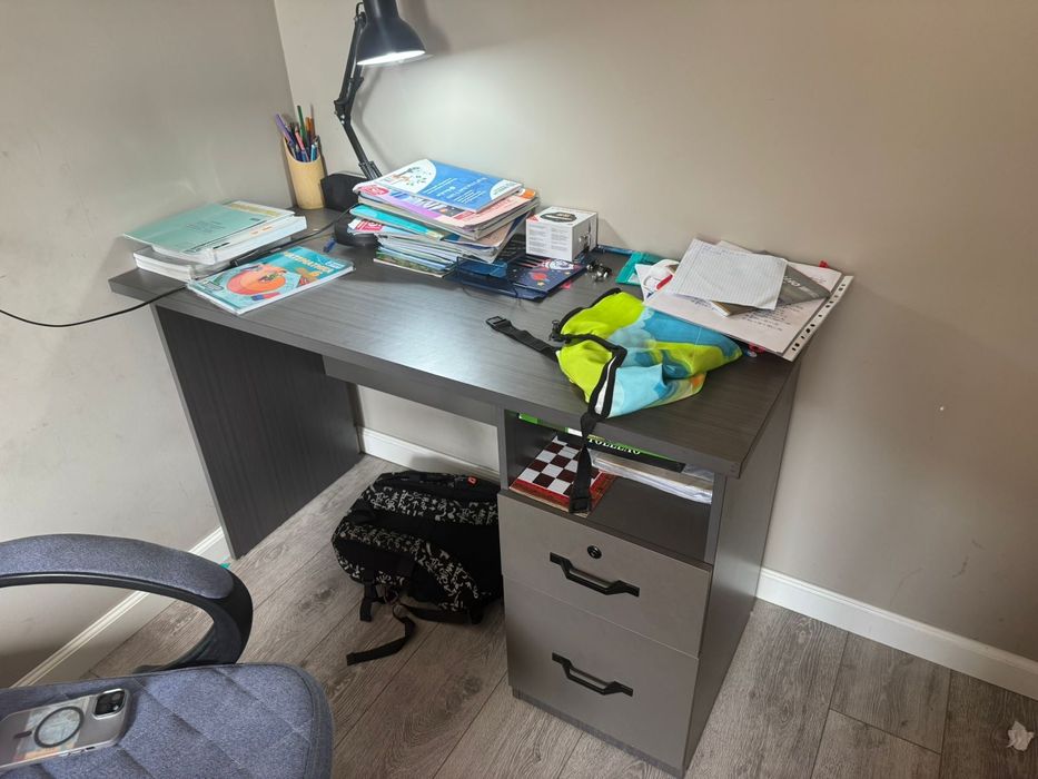 Стол письменный срочно