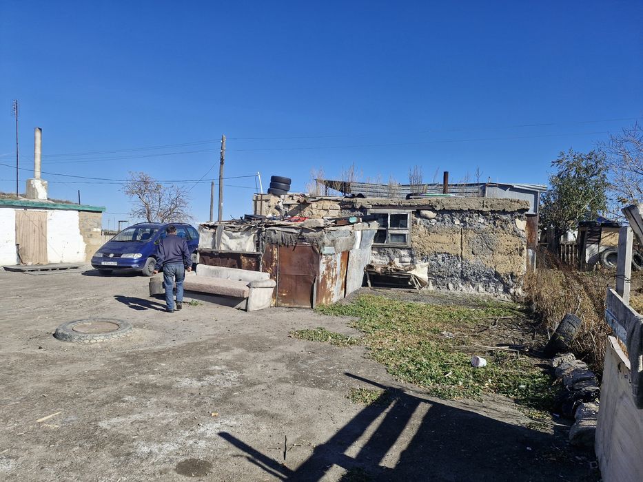 Продаётся дом( землянка)