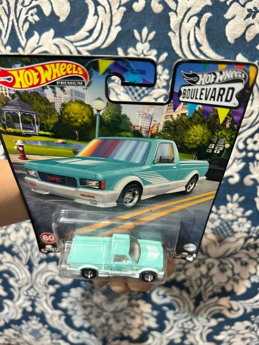 Hot Wheels Premium Boulevard '91 GMC Syclone #80