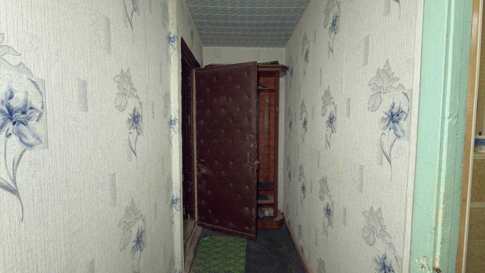 Заканал МИТТИВОЙ магазини 3 қаватда 2 хонали квартира сотилади.ID:1811